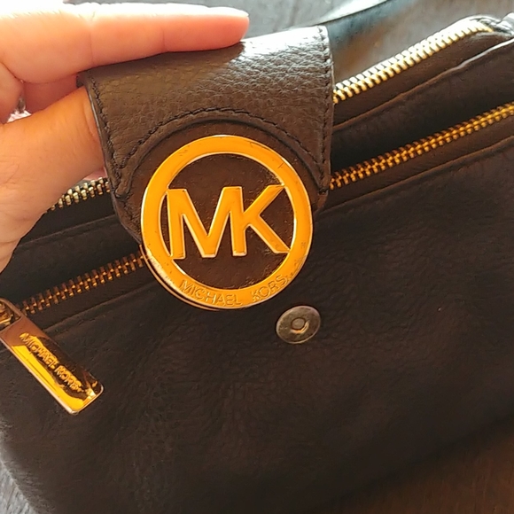 Cute Michael Kors bag great for any occasion! - Picture 4 of 7